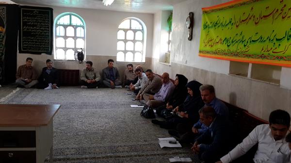 تشکیل جلسه روستای سالم با حضور نمایندگان ادارات ذیربط در روستای سلیمان آباد