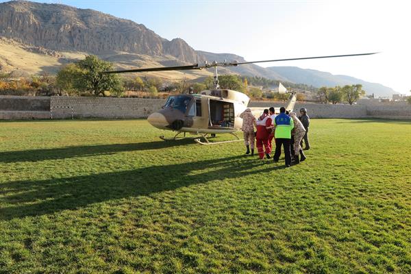 استفاده از امداد هوایی توسط مرکز فوریتهای پزشکی دالاهو در پی یک صانحه تصادف در مسیر دالاهو - سرپل ذهاب