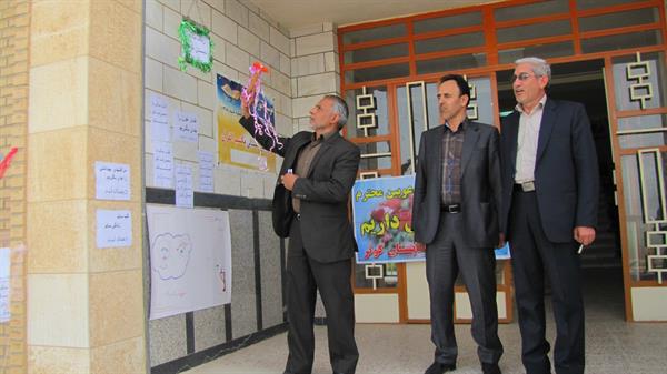 در اولین روز هفته سلامت ، زنگ سلامت  در مدارس شهرستان دالاهو به صدا در آمد.