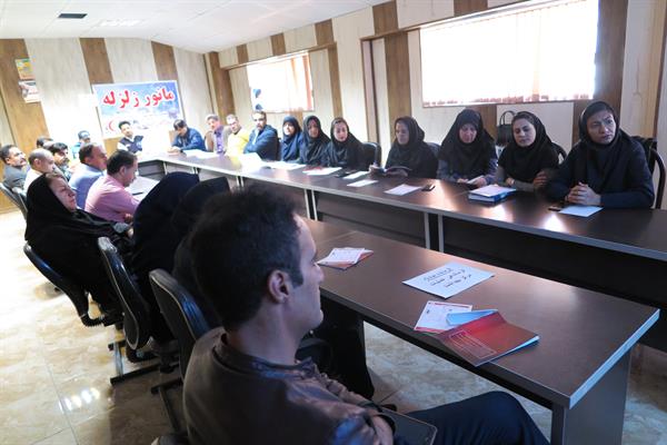جلسه آموزشی و اقدامات اولیه در هنگام زلزله